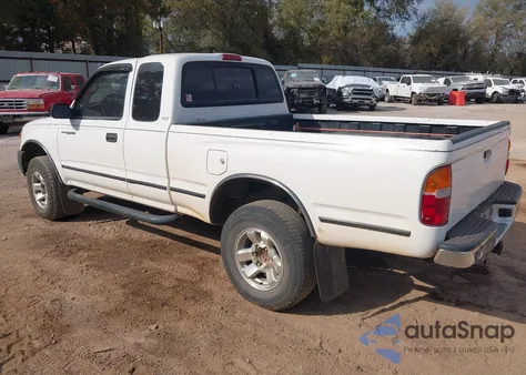 2000 Toyota Tacoma Prerunner z USA, uszkodzony, nr VIN 4TASM92N4YZ637101